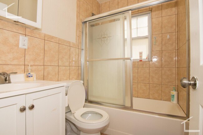 169 Winchester St unit 1, Brookline, MA 02446 - photo 3