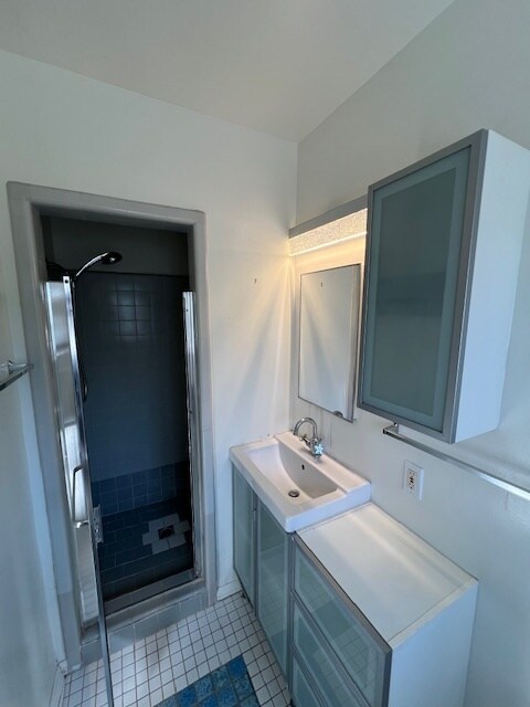 5851 Woodman Ave unit 4, Van Nuys, CA 91401 - photo 4