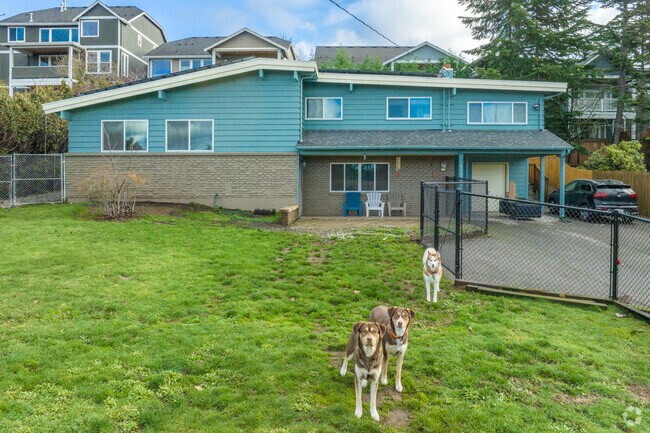 Talbot’s pet-friendly streets welcome dogs and their owners.