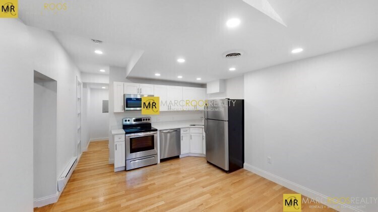 389 Beacon St unit 3, Boston, MA 02116 - photo 1