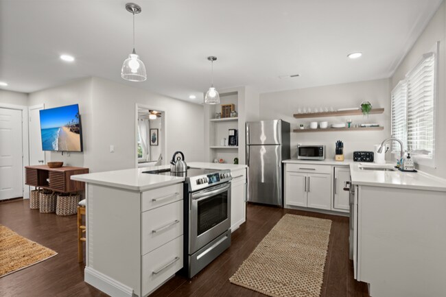 2611 N Oakridge Cir, North Charleston, SC 29420 - photo 5