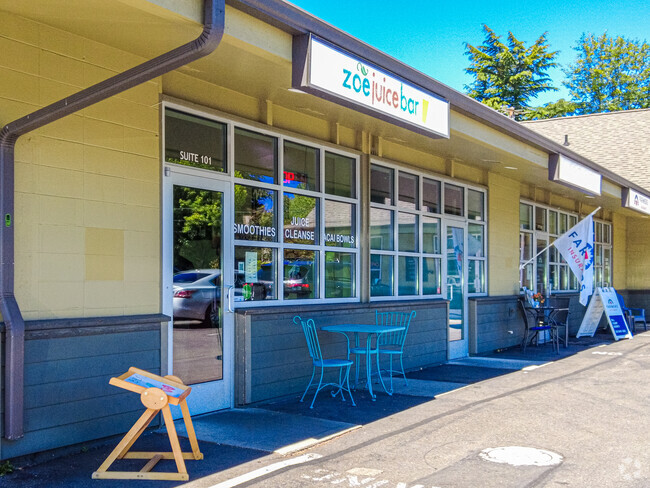 Welcome to Zoe Juice Bar, Olympia's spot for fresh juice, smoothies and acai bowls.