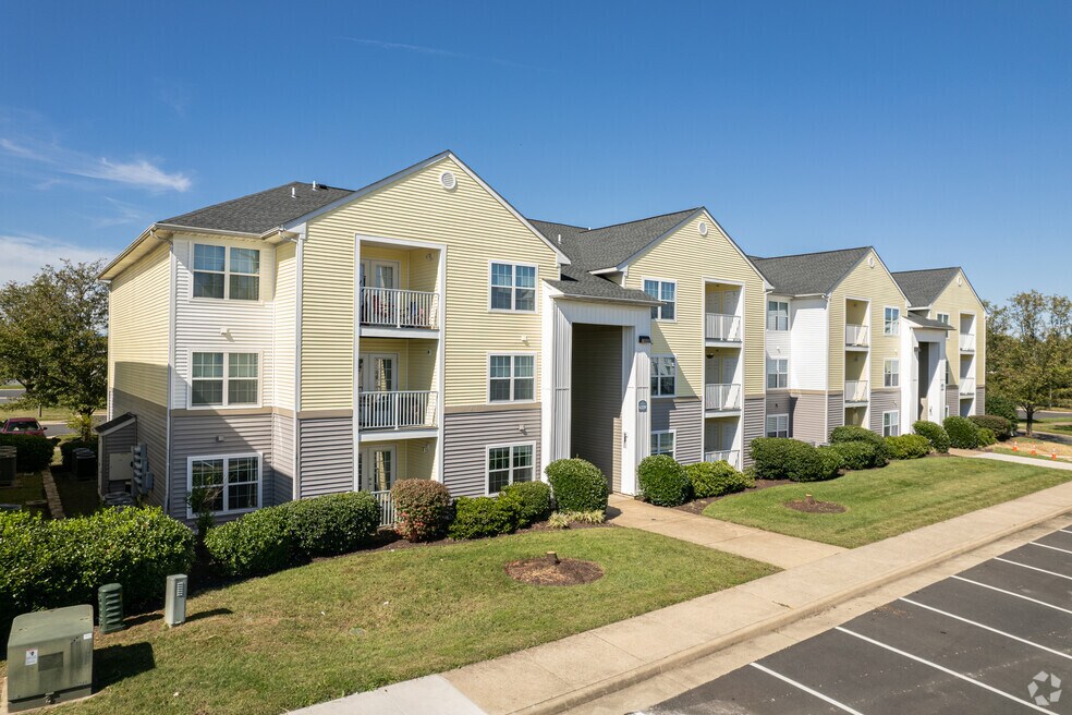 The Aspens Apartments 6337 Village Center Dr, Bealeton, VA