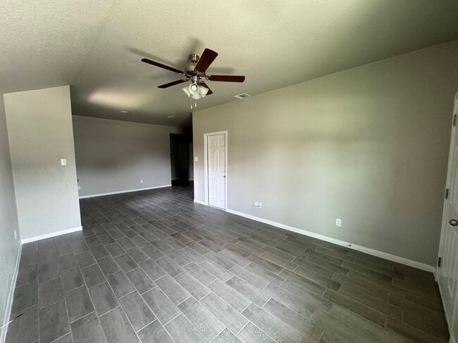 1616 Indian Trail unit A, Harker Heights, TX 76548 - photo 3