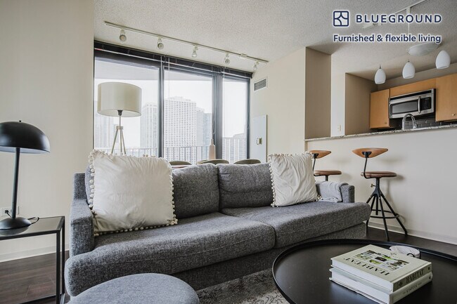 225 N Columbus Dr unit FL19-ID1199, Chicago, IL 60601 - photo 3