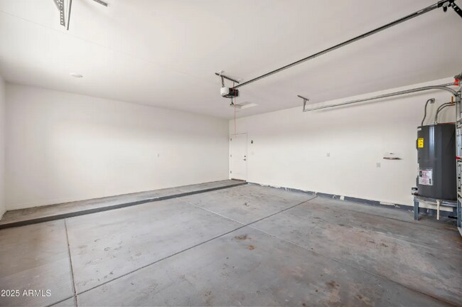 38167 W San Juan Ave, Coyote Ridge, AZ 85354 - photo 4