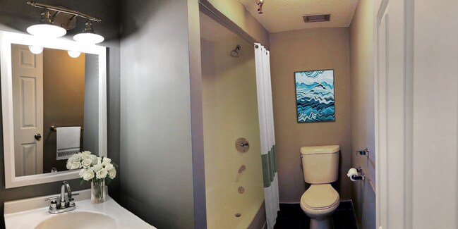 SilverBrick Square, Springfield, MA 01103 - photo 4