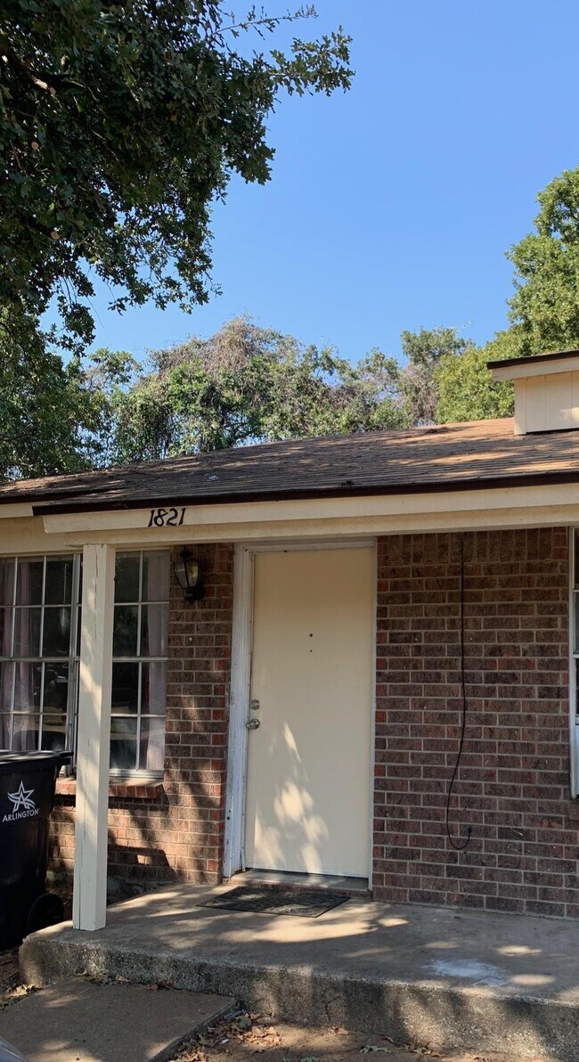 1821 Georgia St, Arlington, TX 76012