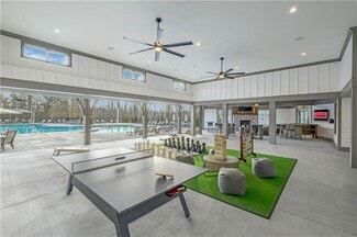 795 Crystal Lake Pkwy, Hoschton, GA 30548