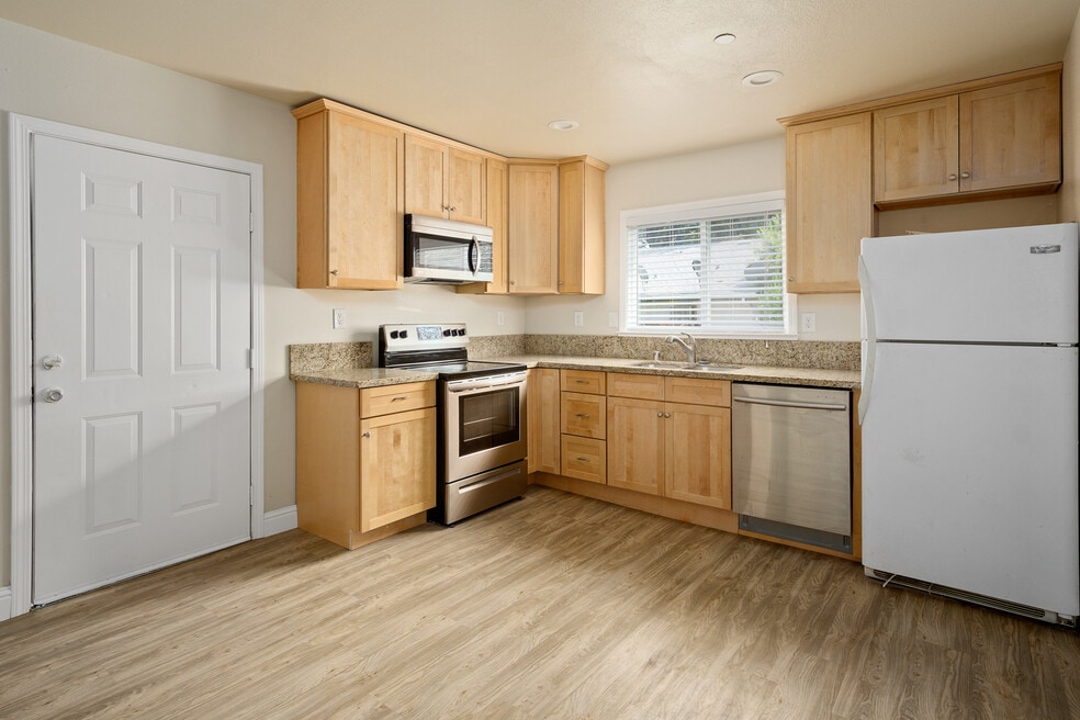 719 Chestnut St, Chico, CA 95928 - photo 1