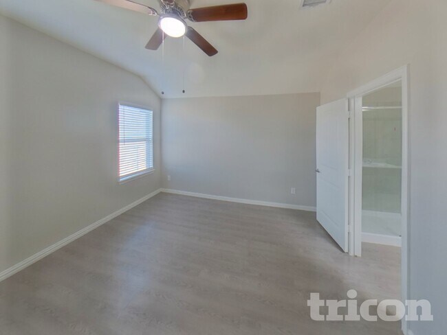 110 Columbia St, Farmersville, TX 75442 - photo 7