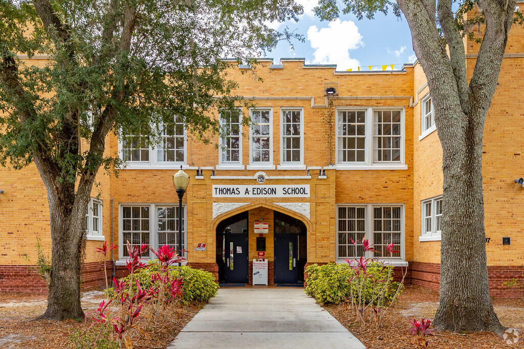 Edison Elementary School serves grades PK, K-5 with a student-teacher ratio of 11 to 1.