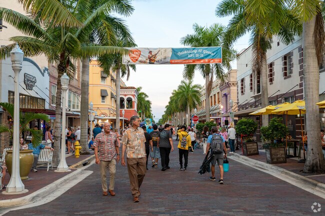 East Fort Myers enjoys the liveliness of neighboring Downtown Fort Myers.
