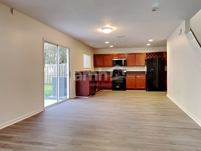 11527 Spring Board Dr, Jacksonville, FL 32218 - photo 3