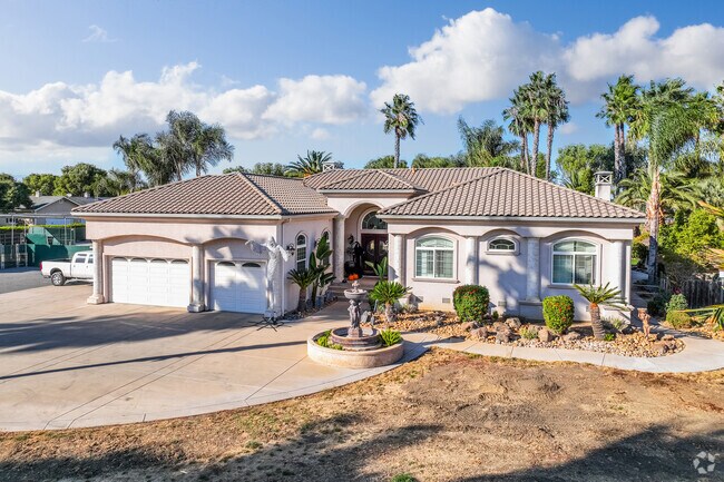 Ranch-style homes in East Contra Costa offer large driveways and multi-car garages for families.