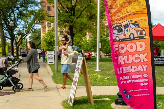 River North is close enough to downtown to make it possible to commute by bike.