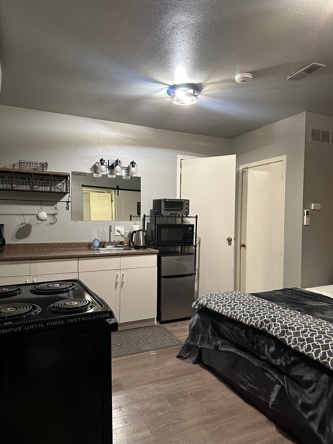 903 W Linden St unit B, Boise, ID 83706 - photo 3