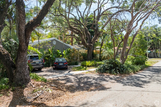 Lush greenery can with manicured landscaping can be found inNortheast Coconut Grove.