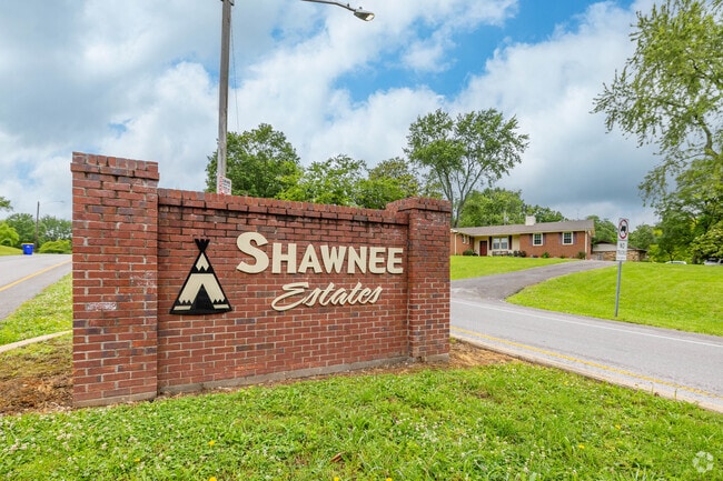 Shawnee Estates is a growing community of Bowling Green with quiet streets and easy access to shopping.