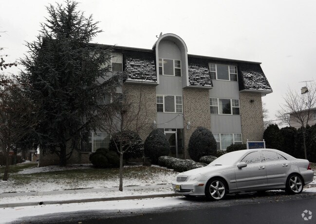 107 E Curtis, Linden, NJ 07036 - photo 2