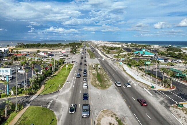 Highway 98 runs along the Fort Walton/Destin beaches.