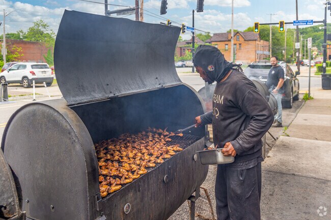 Come experience The Dream BBQ in Homewood South.