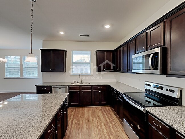 2149 Laurel Vlg Cir, Belmont, NC 28012 - photo 3