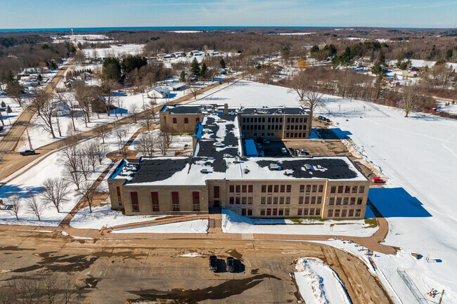 Look closely and you can see Pulaski Elementary School in Pulaski is shaped like an 