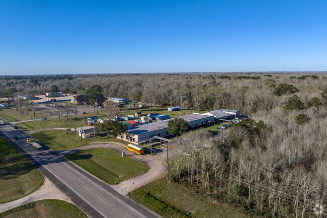 Lee Col­lege Edu­ca­tion Cen­ter in Liberty offers higher education and workforce training.