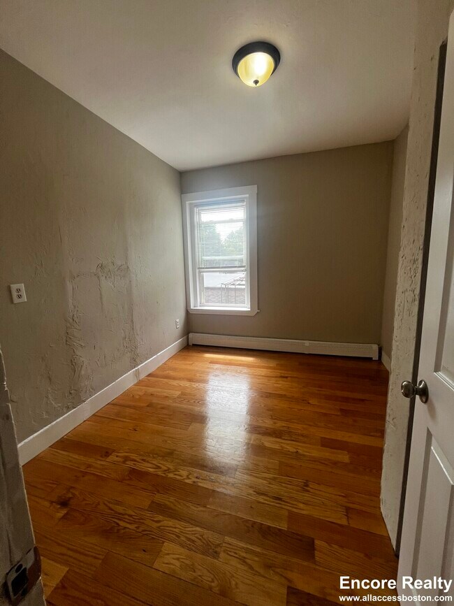 270 Bowdoin St unit 8, Dorchester, MA 02122 - photo 4