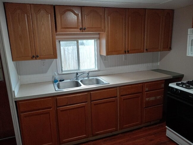 5231 80th St N, Saint Petersburg, FL 33709 - photo 2