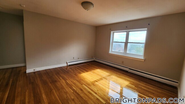 69 Chiswick Rd unit 3, Brighton, MA 02135 - photo 4