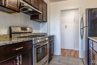 243 S Harrison St, East Orange, NJ 07018