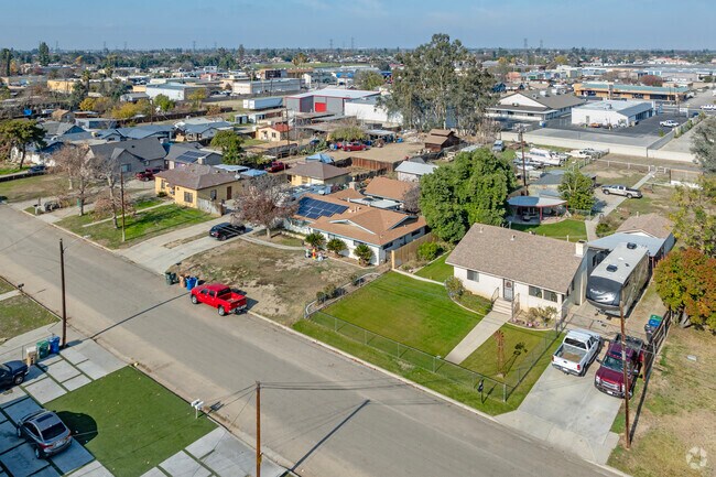 Hazy skies are common in Greenacres and the rest of Bakersfield.
