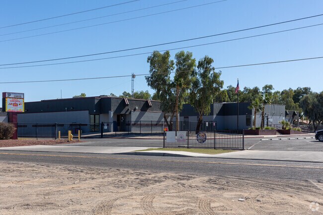 The Mohave Valley Elementary School District is one of the area’s largest employers, providing jobs for educators, administrators, and support staff.