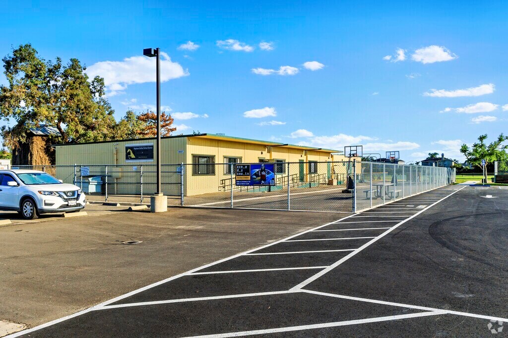 Welcome to Billy Joel Dickens Continuation School in Hughson, Ca.