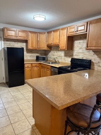 52 Valley St, Wakefield, MA 01880