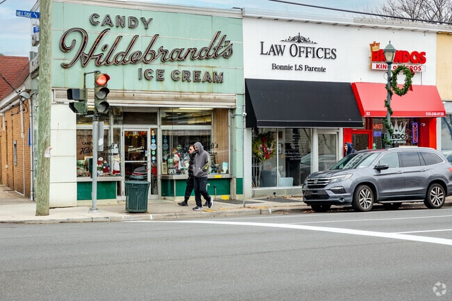 Enjoy ice cream or a root beer floatat Hildebarandt's Ice Cream in Williston Park.