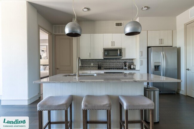 1414 Wood Hollow Dr unit 1-827, Houston, TX 77057 - photo 4