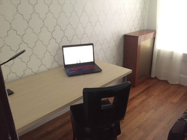 small bedroom/office
