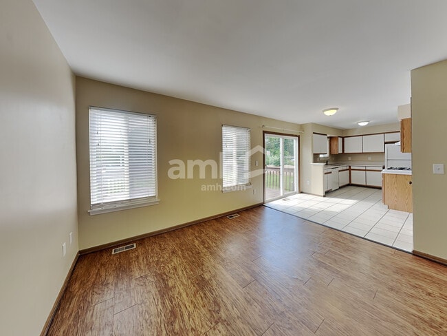 21261 W Creston Ct, Plainfield, IL 60544 - photo 4