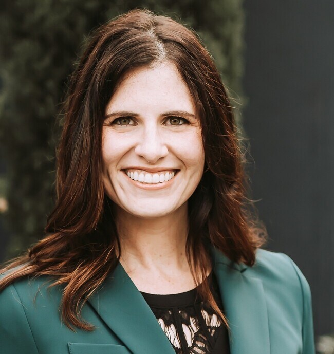 Lacey Summers, Real Estate Agent in McMinnville, OR