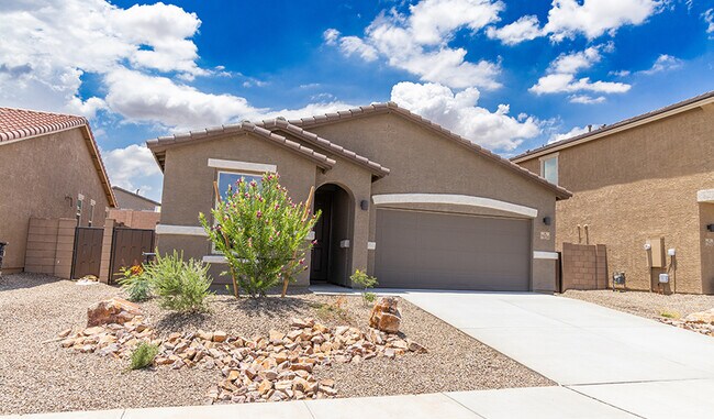 7854 S Star Wash Loop, Tucson, AZ 85757 - photo 2