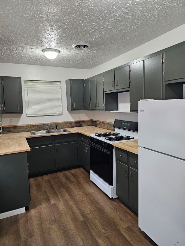 165 Midway Dr Unit C, Oliver Springs, TN 37840