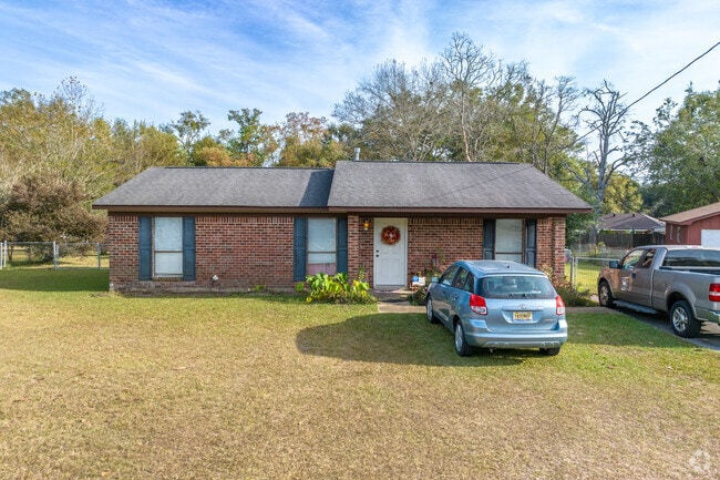 A modest ranch-style home which is fairly common in the Prospect neighborhood.