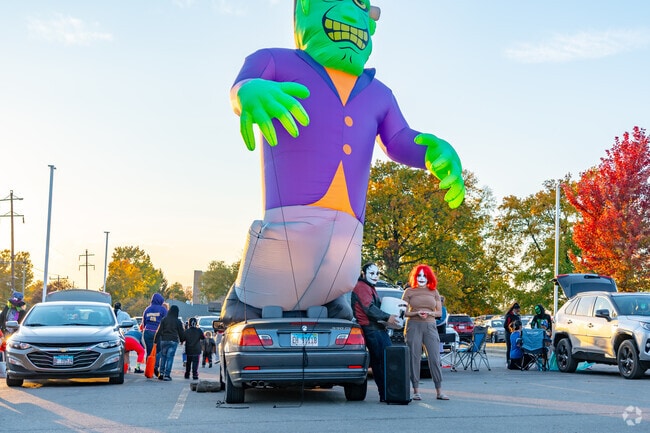 The residents of Wabash Crossing really pop out to show their halloween spirit at the Trunk or Treat.