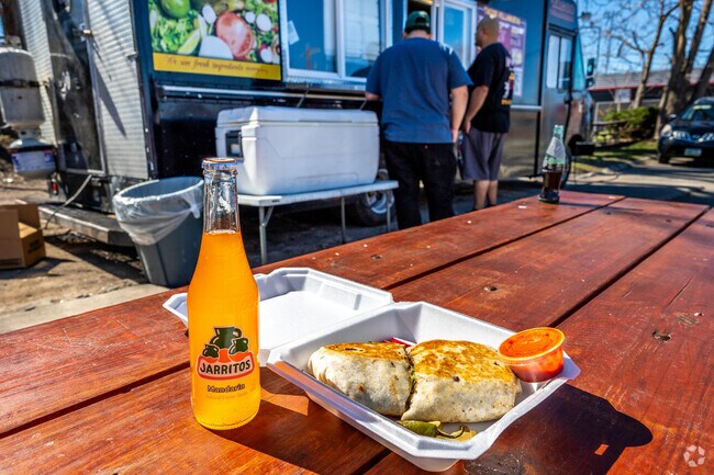 Residents of Martin Luther King Jr Park love to have Tacos Villanueva in the neighborhood.