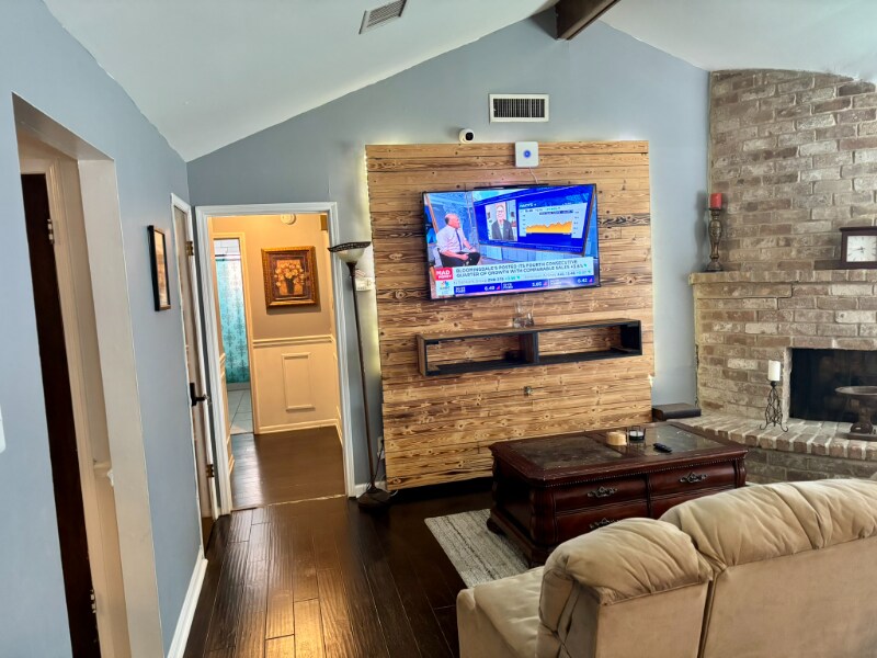 9319 Rentur Dr unit 9319 Primary Suit, Houston, TX 77031 - photo 1