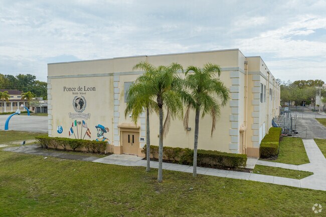 Ponce De Leon Middle School offers excellent amenities and connects local students from Coral Gables Preparatory to Coral Gables Senior High.