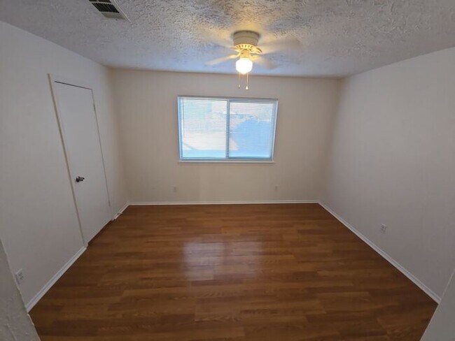 1318 Marlton St, San Marcos, TX 78666 - photo 7